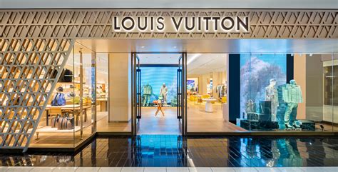 houston vernis louis vuitton|Louis Vuitton Houston galleria tx.